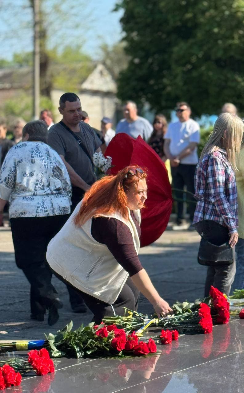 Церемонія покладання квітів з нагоди Дня пам’яті та перемоги над нацизмом у Другій світовій війні 1939–1945 років.
